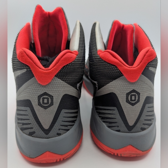 Nike Zoom Get Buckets Men's Black and Gray Athletic Shoes with Red Accents Sz 12 - Picture 6 of 7